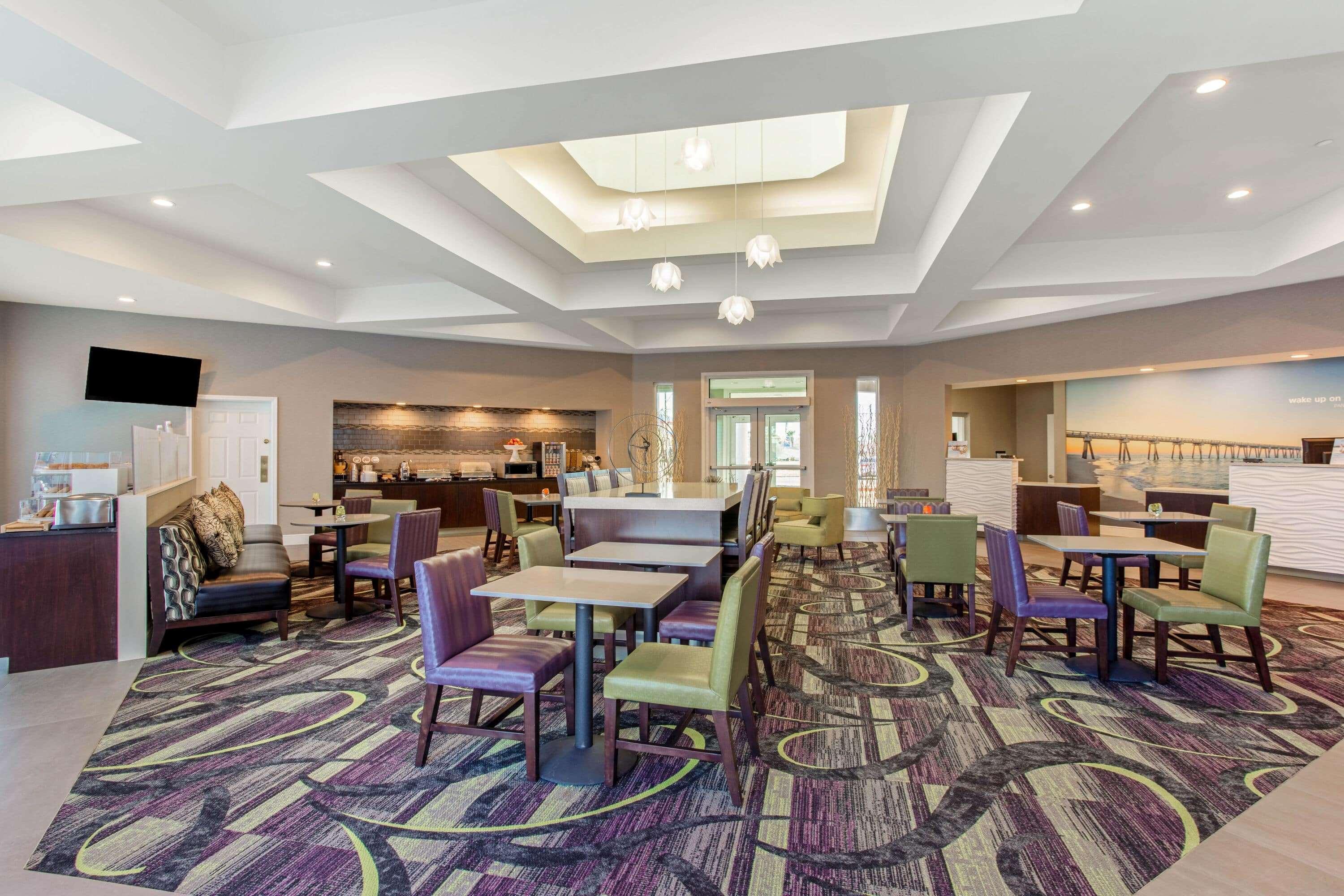 La Quinta Inn & Suites By Wyndham Panama City Exterior photo
