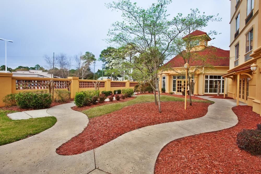 La Quinta Inn & Suites By Wyndham Panama City Exterior photo